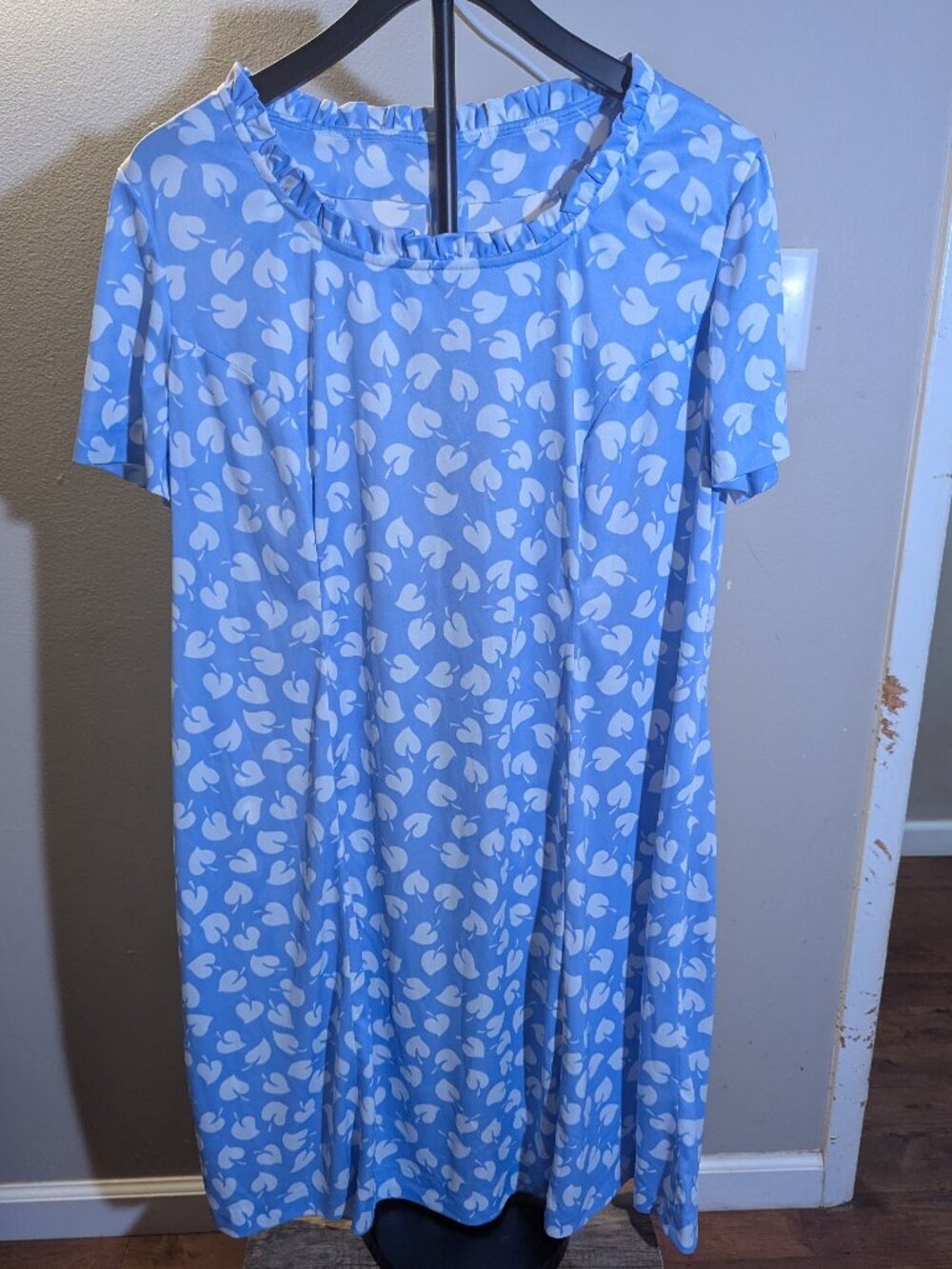 Vintage Handmade Light Blue & White Leaf Print Dress w/ Ruffle Collar